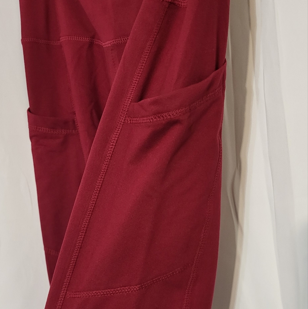 Women's NWOT Burgundy Red High Waisted Biker Shorts w/ Pockets Size Small - Picture 3 of 6